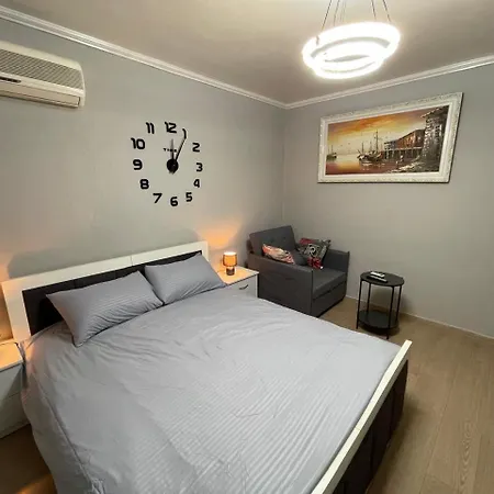 アパート Eness ティラナ